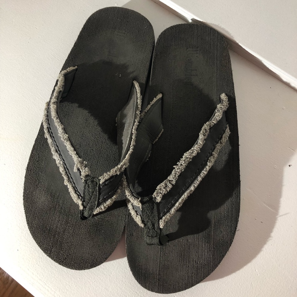 Wembley Fringe Flip Flops
